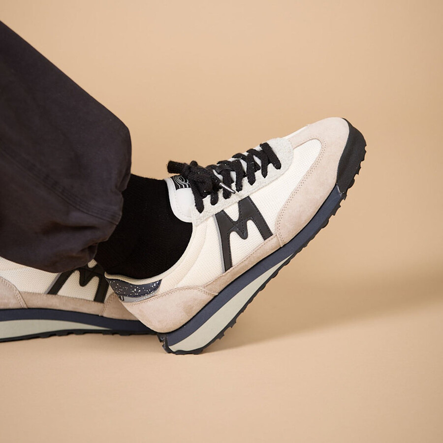 karhu mestari silver lining jet black non-slip sneaker