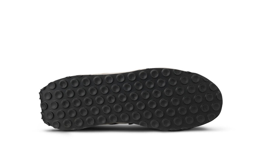 karhu mestari silver lining jet black non-slip sneaker